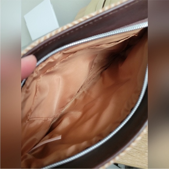 NWOT - British Bag Company Cross Body - Picture 5 of 6